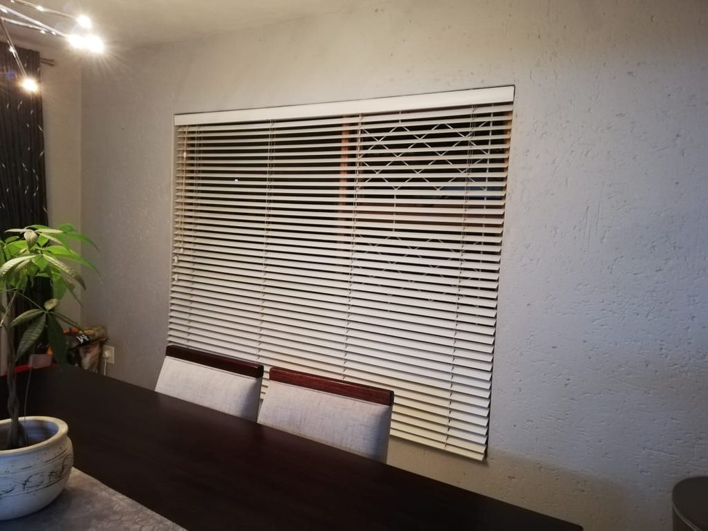 White wood venetian blind